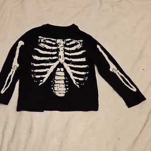 Children’s Place Halloween Skeleton bones T-shirt￼ Size S/P 5/6 Black & White